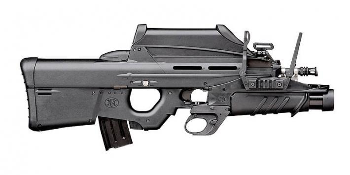 FN F2000. F2000 FN është pushkë automatike sulmi shumë shkatërruese në luftë, që shkrepë 850 fishekë në minutë. Për herë të parë është prodhuar në vitin 2001 nga kompania belge FN Herstal . Pesha(pa fishekë): 3.9 kg Gjatësia: 68.8 cm.