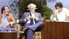 Robert Blake can’t stop laughing when Johnny Carson drops his pants