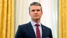 Pete Hegseth Showed Up Alone to His Old Sergeant’s Funeral — But What He Did Next Still Leaves People Crying